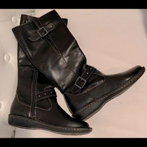 BØC new black boots, with stitches, buckles